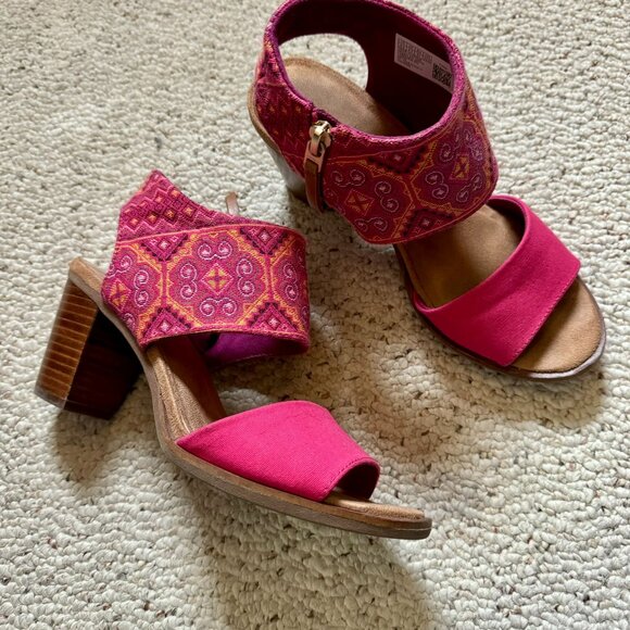 pink TOMS heeled peep-toes w/ zip closure & geometric pattern, women's size 6.5 - Picture 3 of 11
